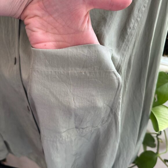 Vince Boxy Sage Green Button Up Size Small - Picture 3 of 6